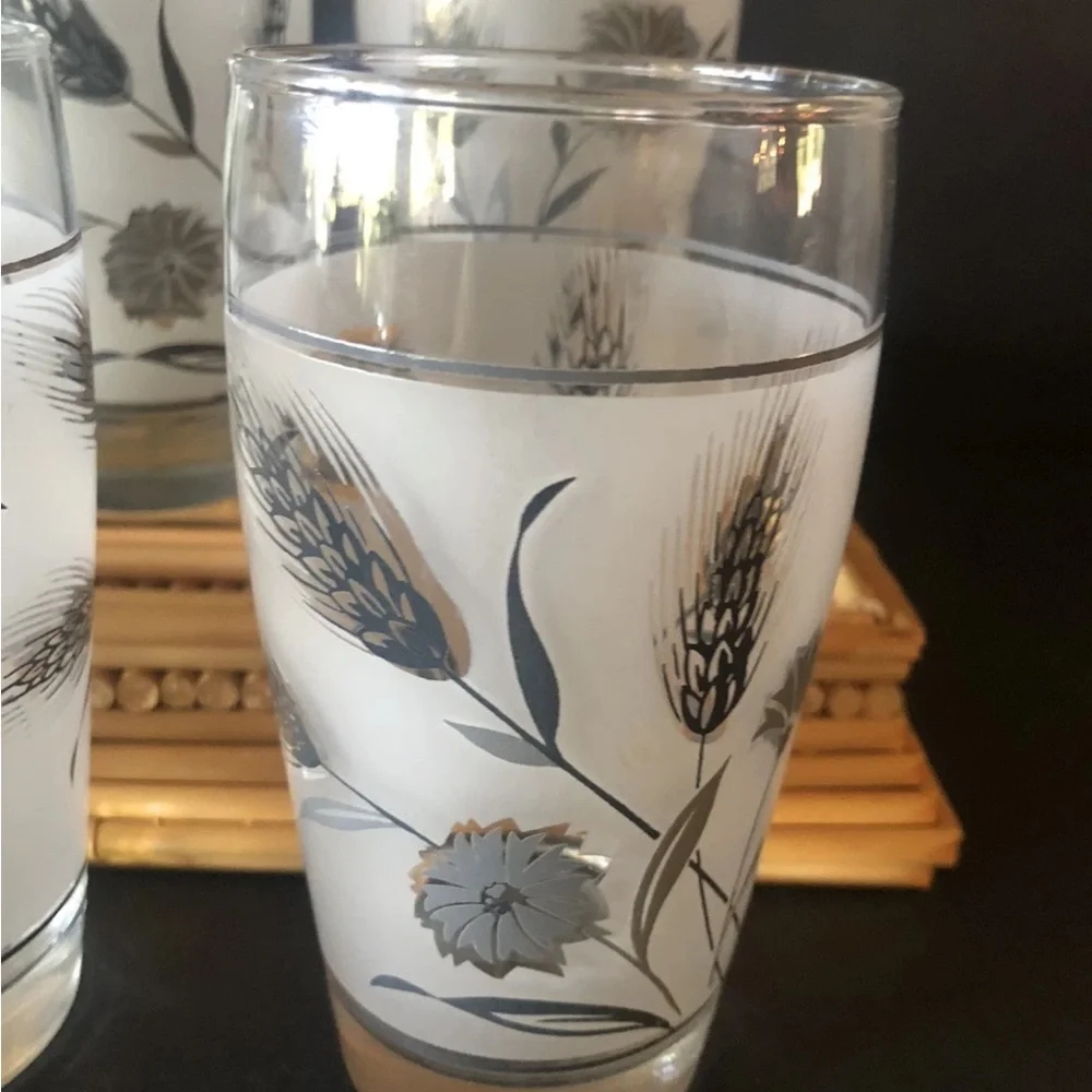 4 Vintage Libbey Frosted Silver Wheat Glasses 5” Tumblers Excellent Condition.‎